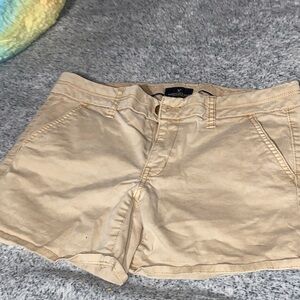 American Eagle Outfitters Tan Cargo Shorts